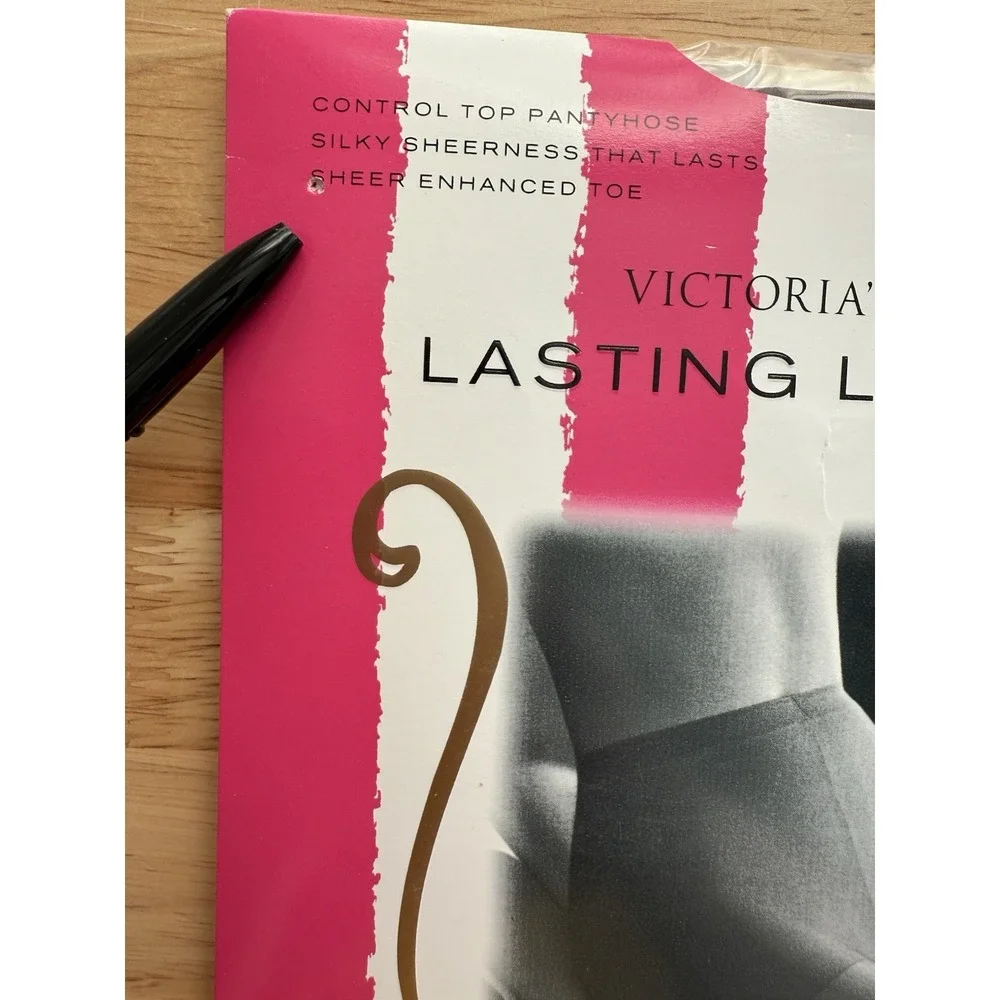 Victoria's Secret‎ LASTING LUXURIES Control Top Sheer Enhanced Toe Cocoa Medium